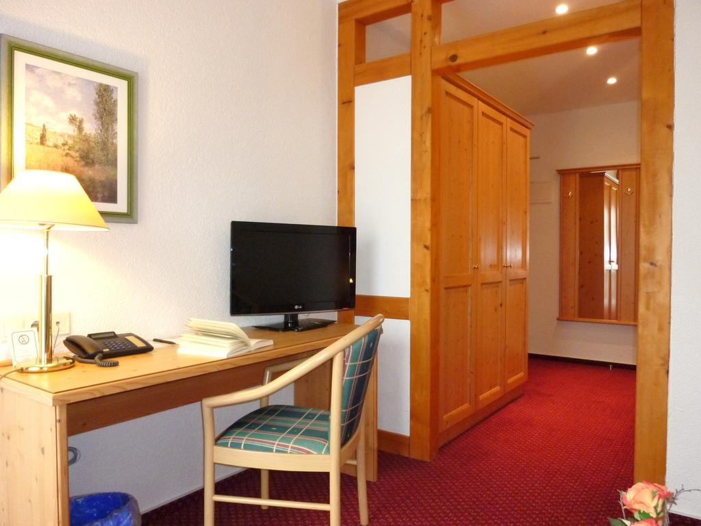 Landhaus Mueritzgarten Hotel Garni Robel Room photo